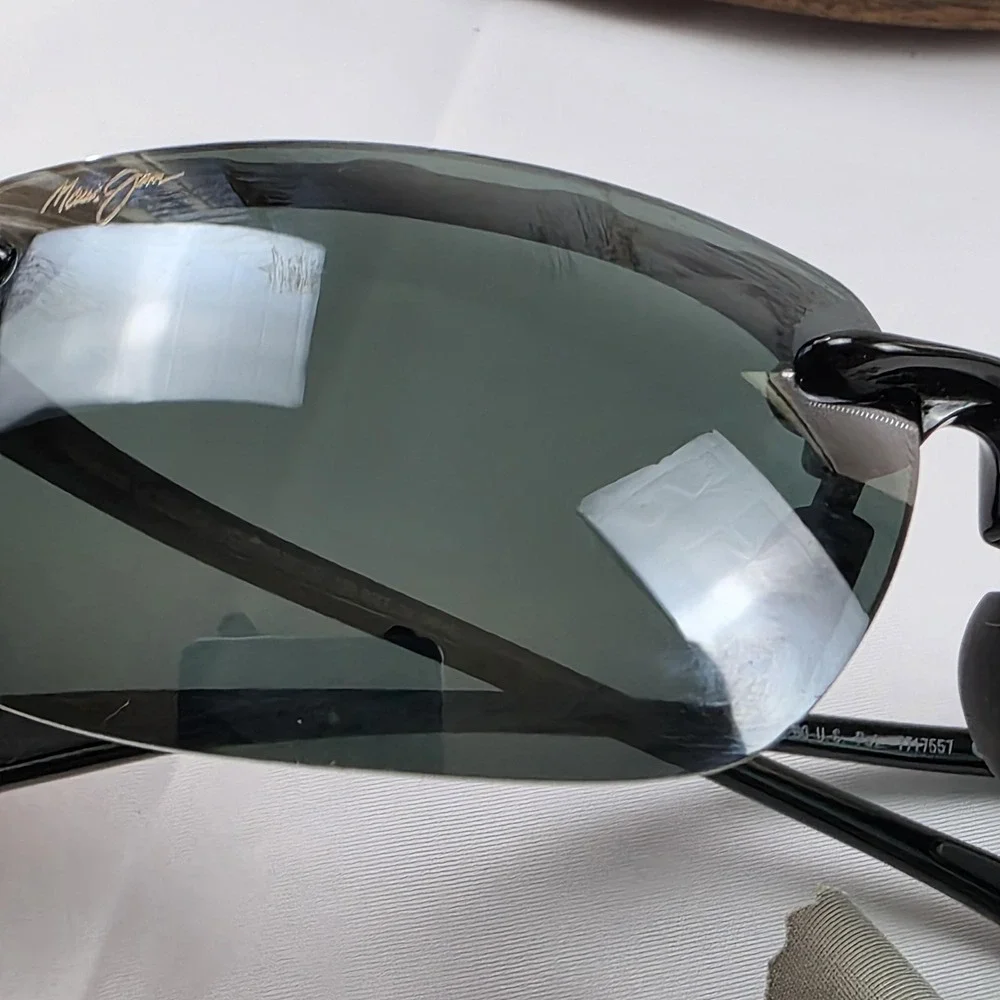Maui Jim Banyans Sunglasses Mens 70-17-130 Black Green Polarized Wrap MJ-412-02